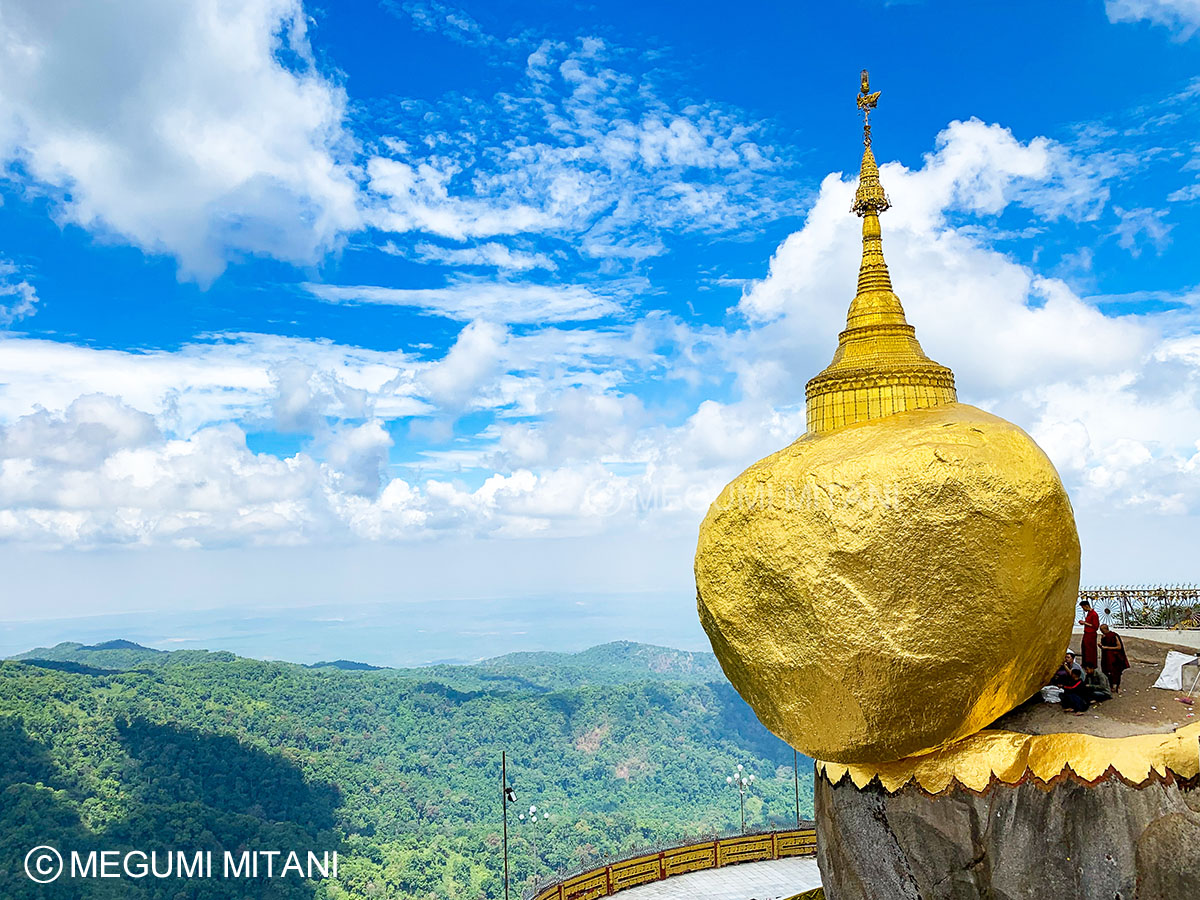 Myanmar-goldenrock(c)Megumi Mitani