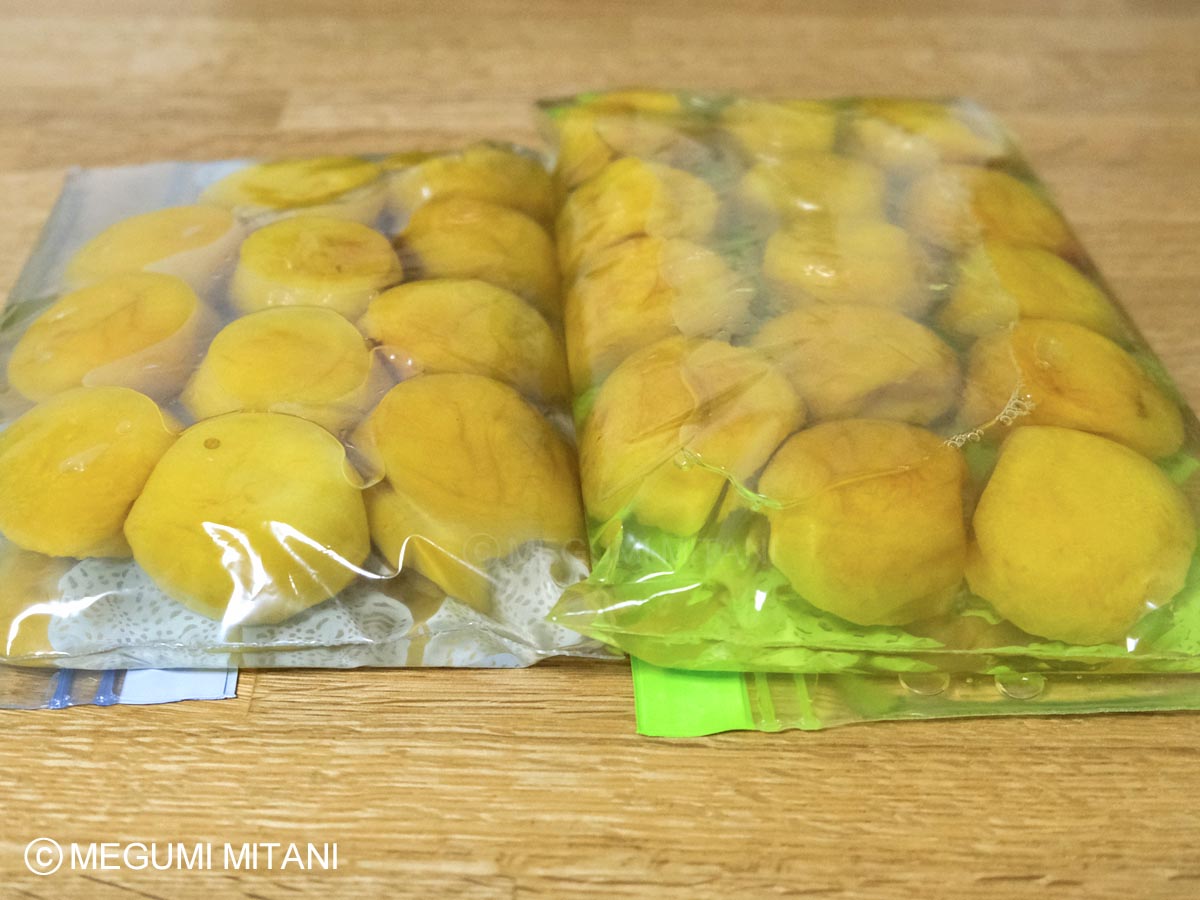 ジップロックで作った自家製南高梅干し4日目(c)Megumi Mitani